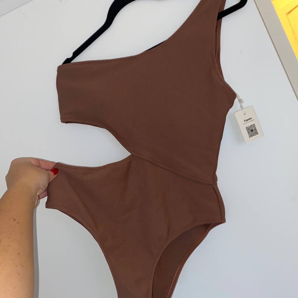 Cupshe cut out one piece